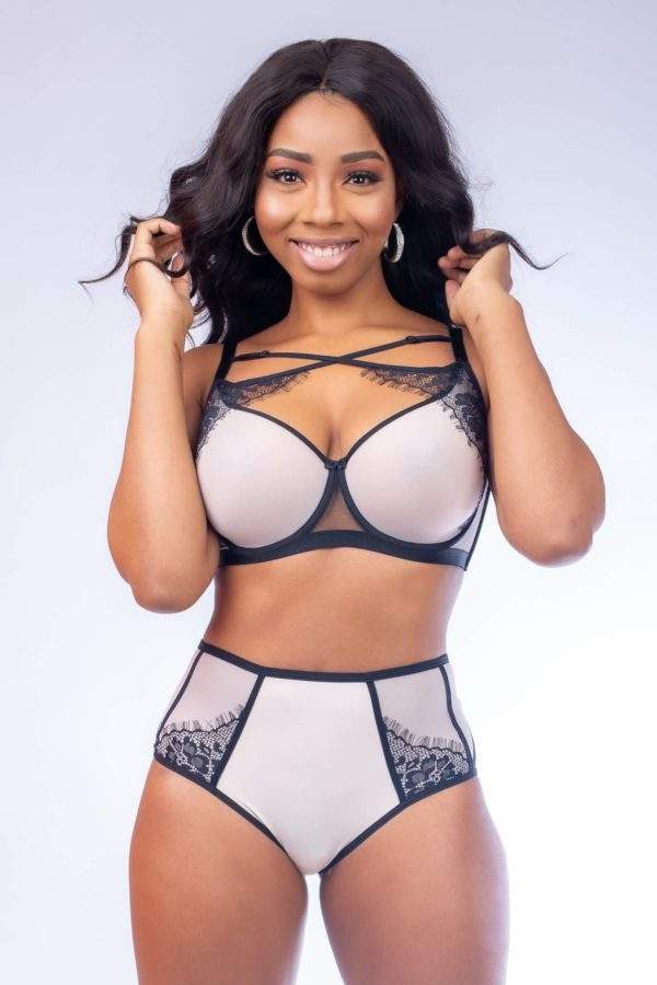 lace padded underwired bra, savage x, lingerie store, rihanna